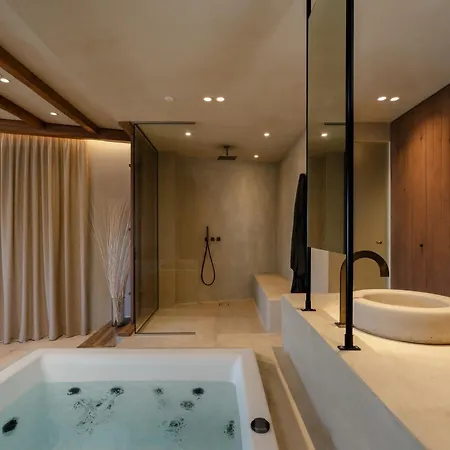 מלון דירות Tesoro Elegant Escapes- 4*