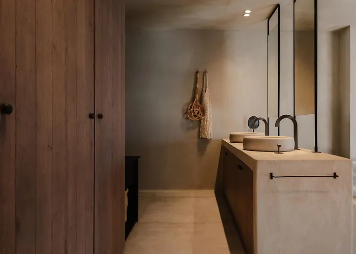 Tesoro Elegant Escapes-